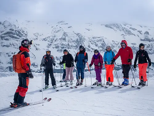 Skiunterricht in der Gruppe
