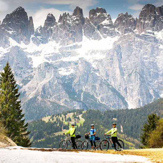 E-Trekkingbike Transalp durch die Dolomiten E-Trekkingbike Transalp durch die Dolomiten