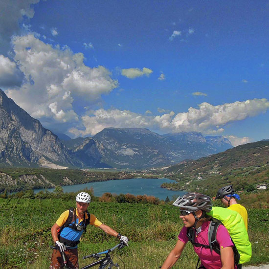E-MTB-Transalp von der Zugspitze zum Gardasee E-MTB-Transalp von der Zugspitze zum Gardasee